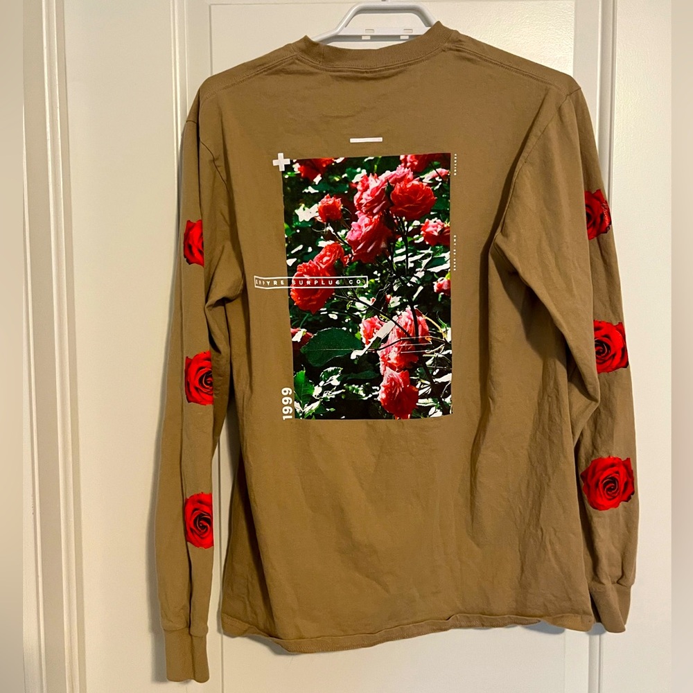 EMPYRE Size Med Long Sleeve Top